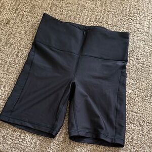 Athleta Interval Stash 7” Biker Short